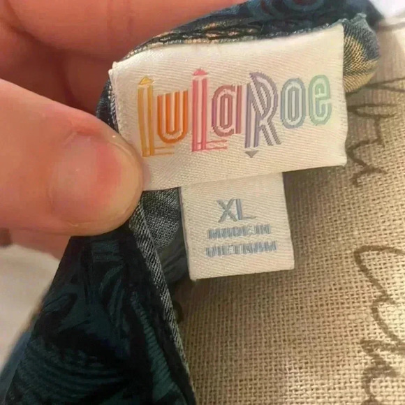 Women’s LulaRoe Blouse - Picture 3 of 3